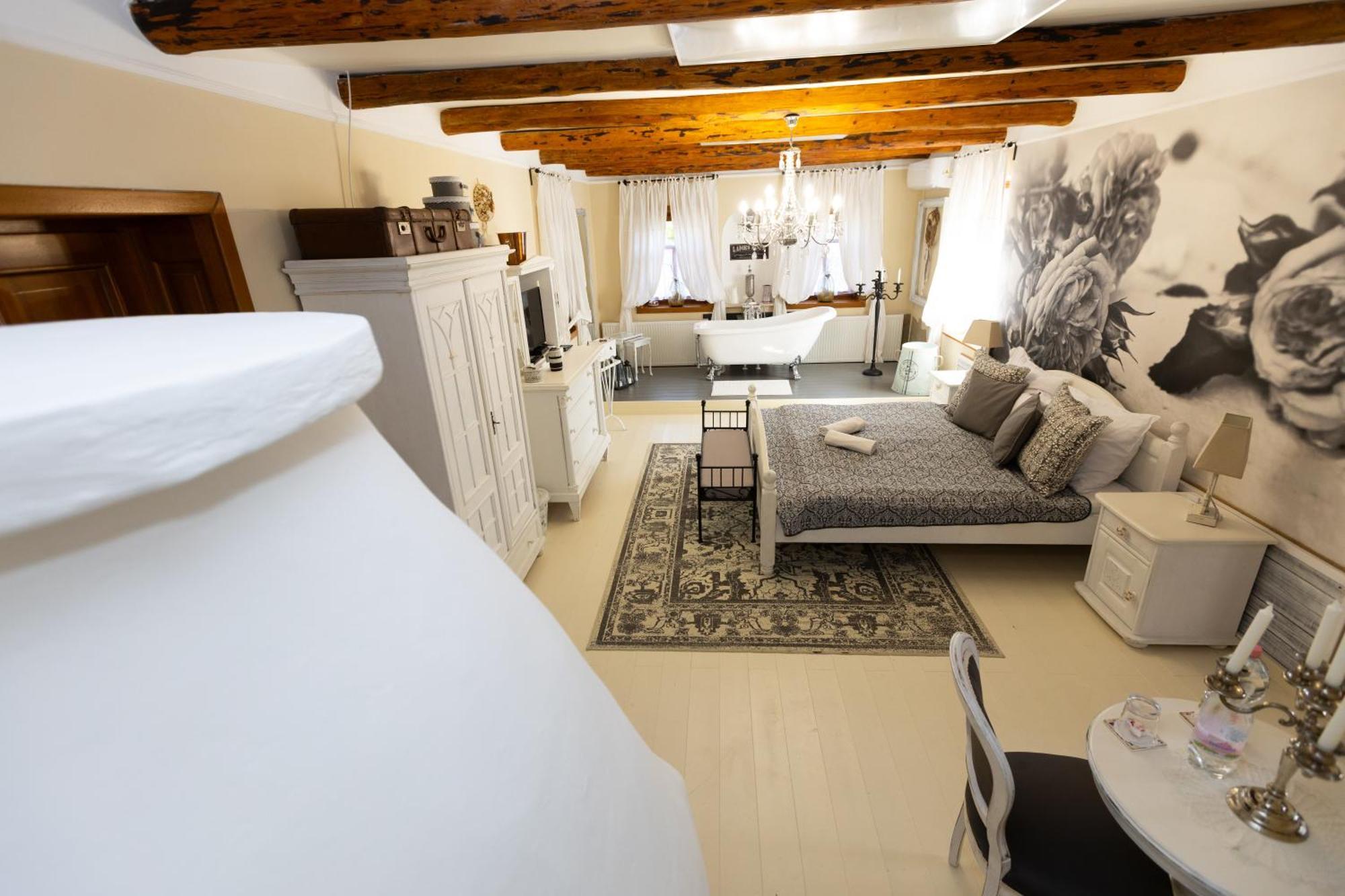 Videki Porta Hotel Herend ภายนอก รูปภาพ