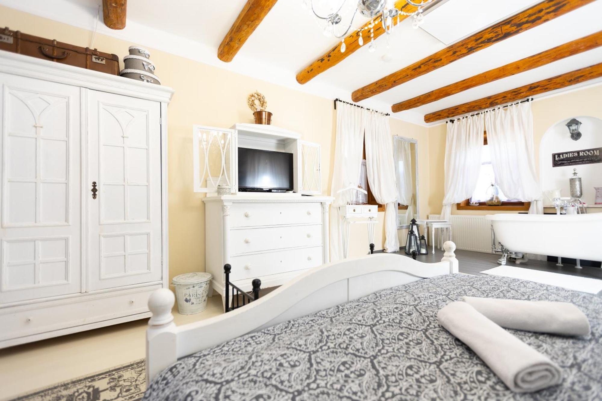 Videki Porta Hotel Herend ภายนอก รูปภาพ