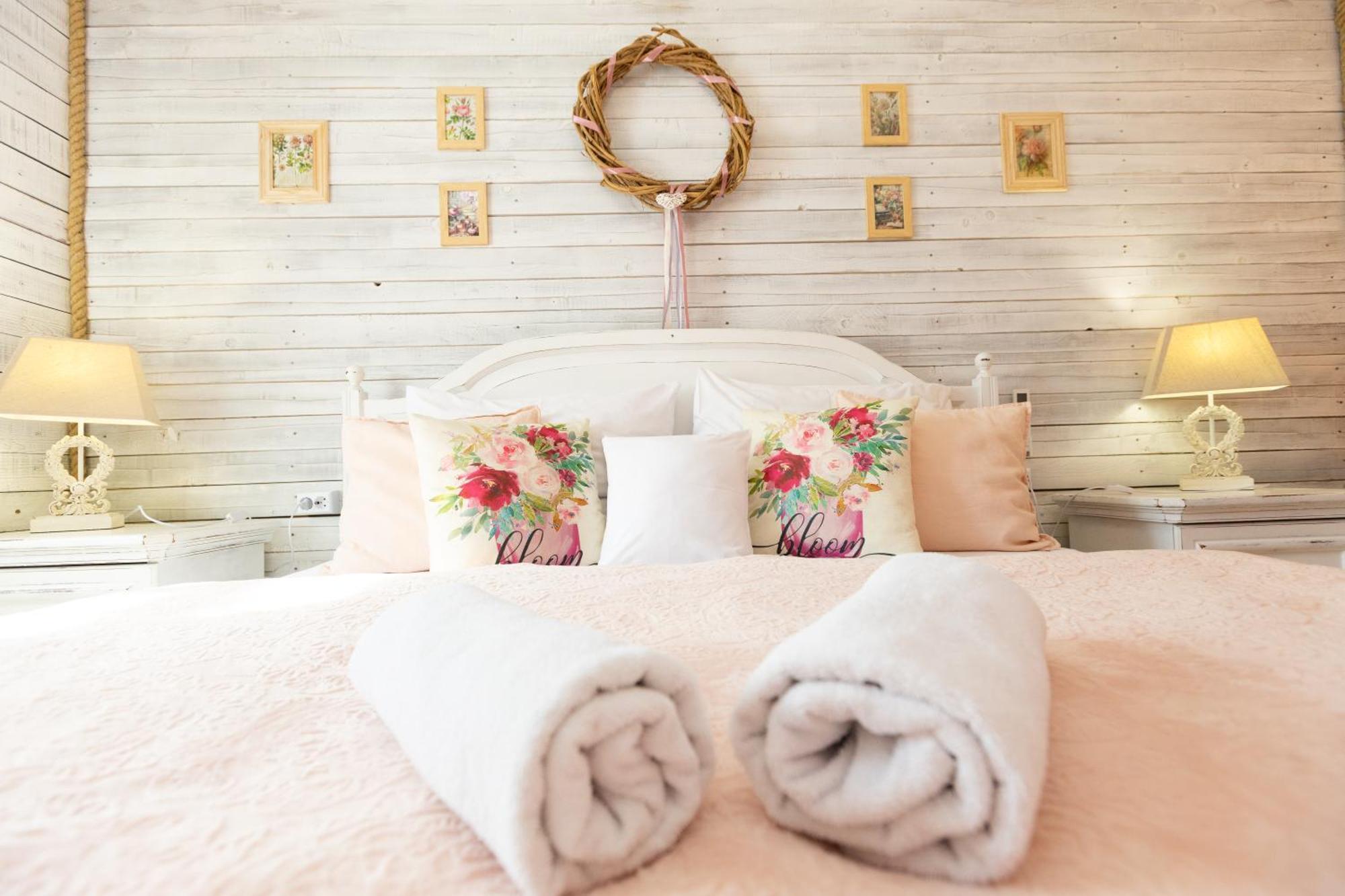 Videki Porta Hotel Herend ภายนอก รูปภาพ
