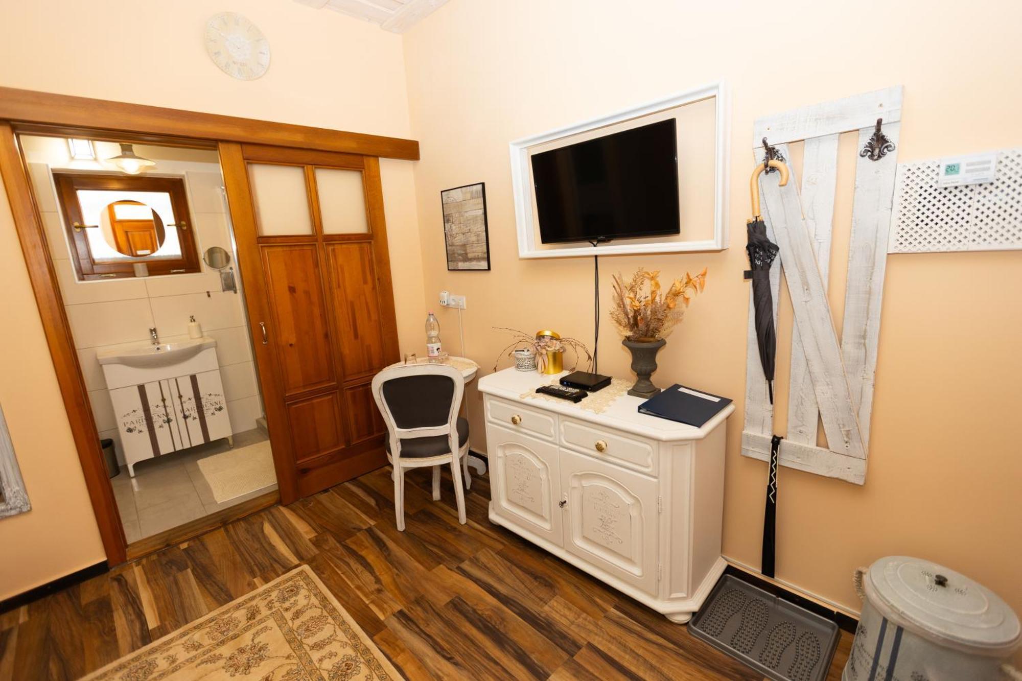 Videki Porta Hotel Herend ภายนอก รูปภาพ